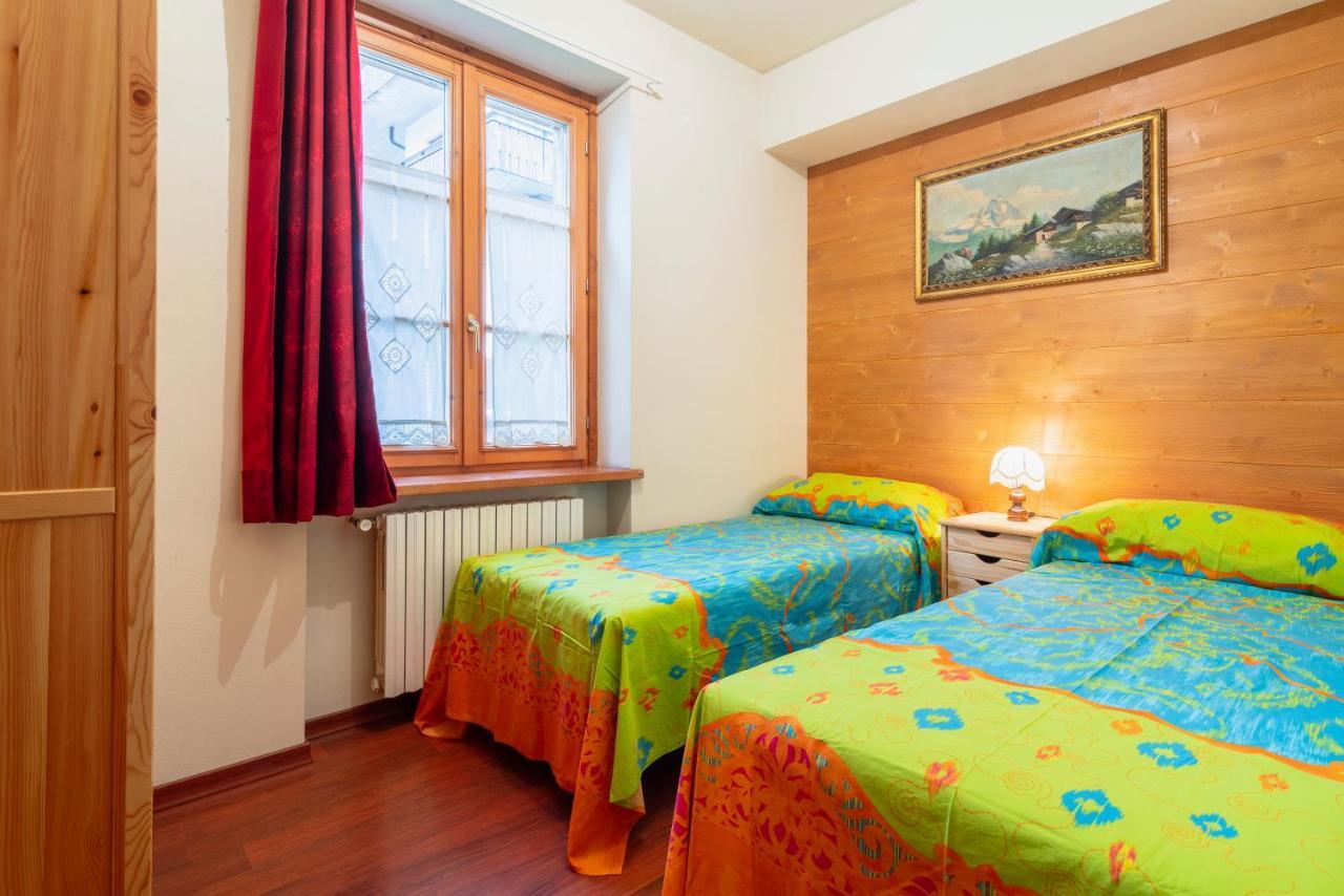 Villa S. Francesco - Stayincortina كورتينا دامبيتزو المظهر الخارجي الصورة
